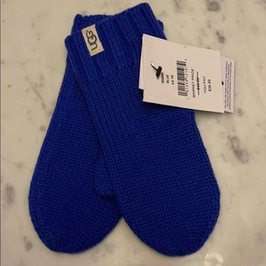 NEW Kids Ugg Mittens blue sz 4-6yr